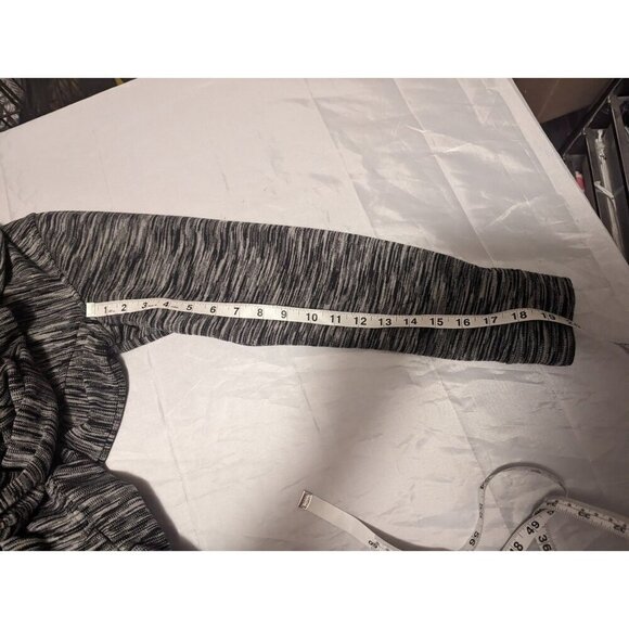 Women's Avalanche Black & Gray Heathered Diagonal Zip up Jacket Size Medium - Picture 11 of 12